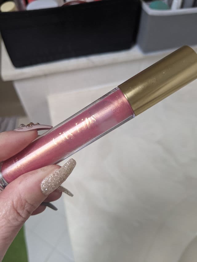 City Beauty City Lips review photo by Azureblu