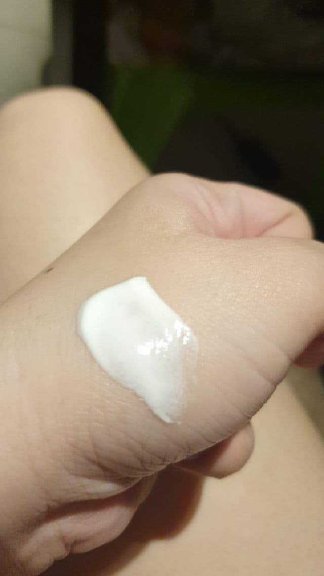 Belo Essentials Intensive Whitening Face and Neck Cream SPF 30 review photo by BabiLove