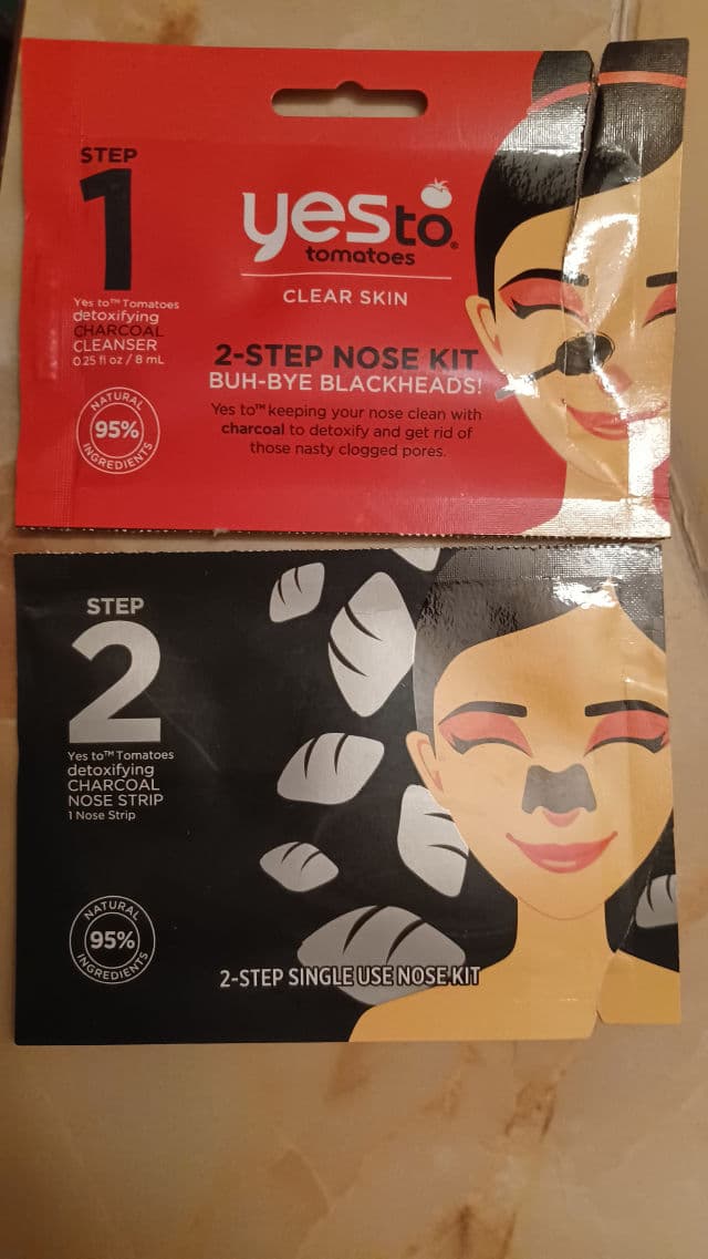 Yes To Detoxifying Charcoal Deep Cleansing Scrub review photo by BooBearAshley