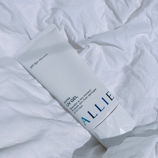 Allie Extra UV Gel SPF50 + PA ++++ review photo by crazyformyskin