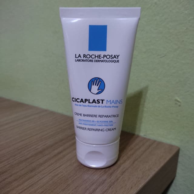 La Roche-Posay Cicaplast Mains Hand Cream review photo by Bargainholic