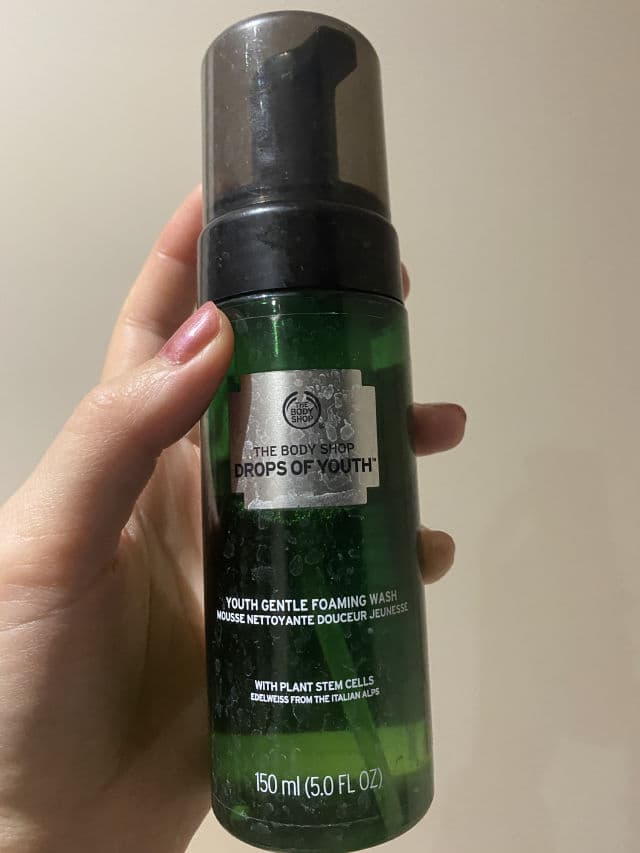 The Body Shop Drops of Youth Gentle Foamwash review photo by Beany
