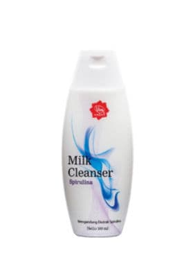 Viva Cosmetics Milk Cleanser Spirulina review photo by BeautyDeiavy