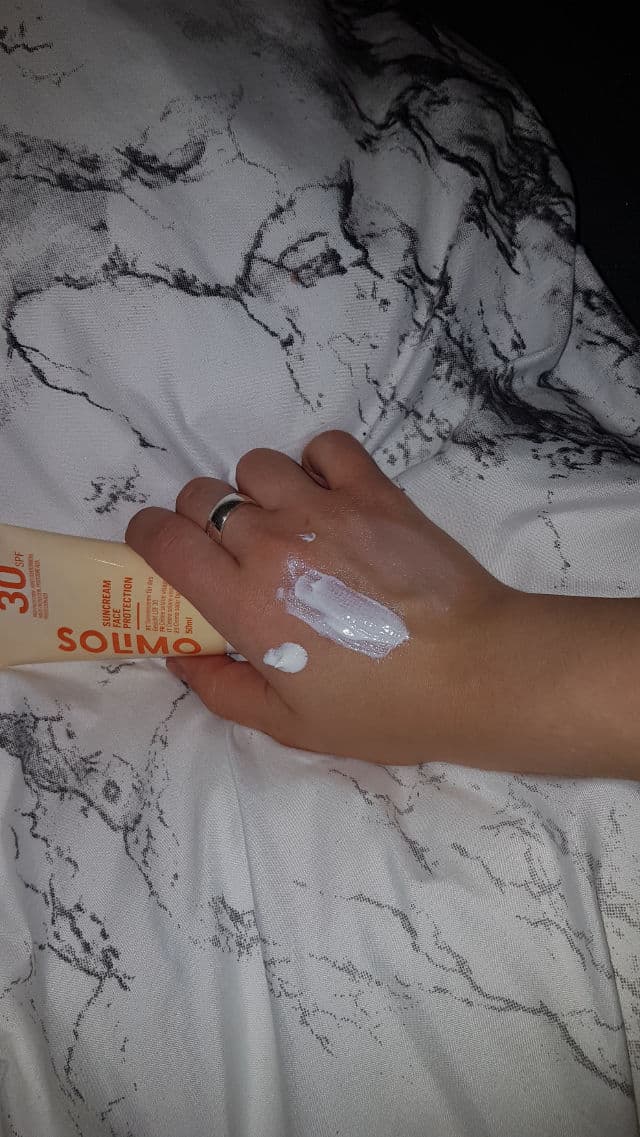 Solimo Sunscreen Face Protection SPF 30 review photo by Begggie