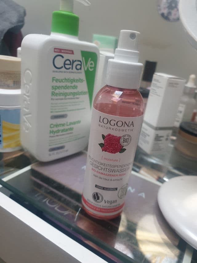 Logona Feuchtigkeitsspendendes Gesichtswasser Bio-Damaszener Rose review photo by Begggie