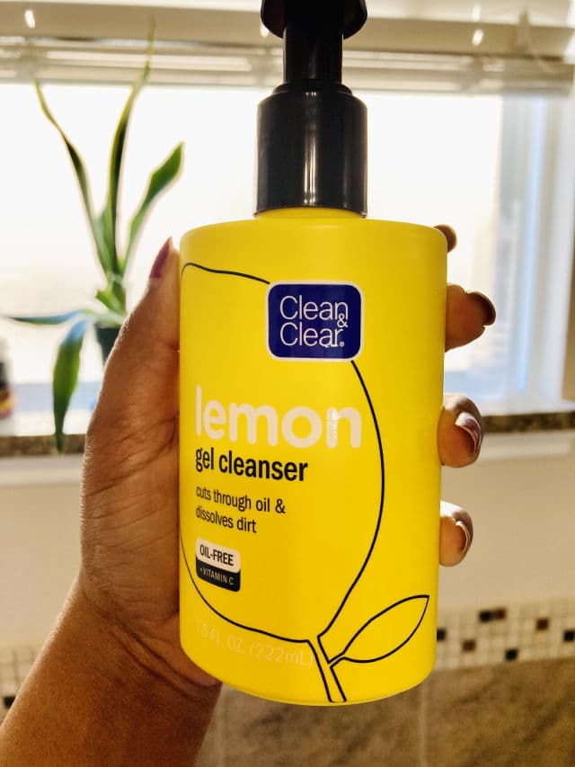 Clean & Clear Lemon Gel Facial Cleanser With Vitamin C review photo by AditiAgarwal