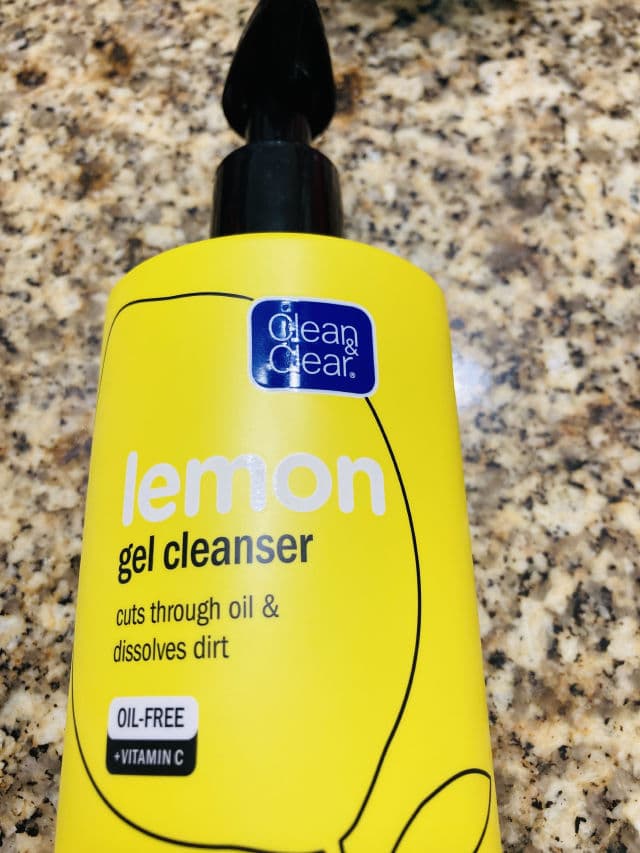 Clean & Clear Lemon Gel Facial Cleanser With Vitamin C review photo by AditiAgarwal