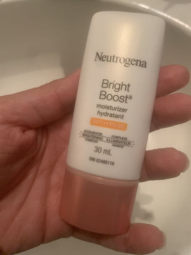 Neutrogena Bright Boost Facial Moisturizer + SPF30 review photo by Beri1872