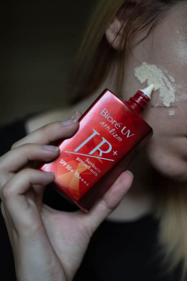 Biore UV Athlizm Sunburn Protect Milk SPF50+ PA++++ review photo by Betweendots
