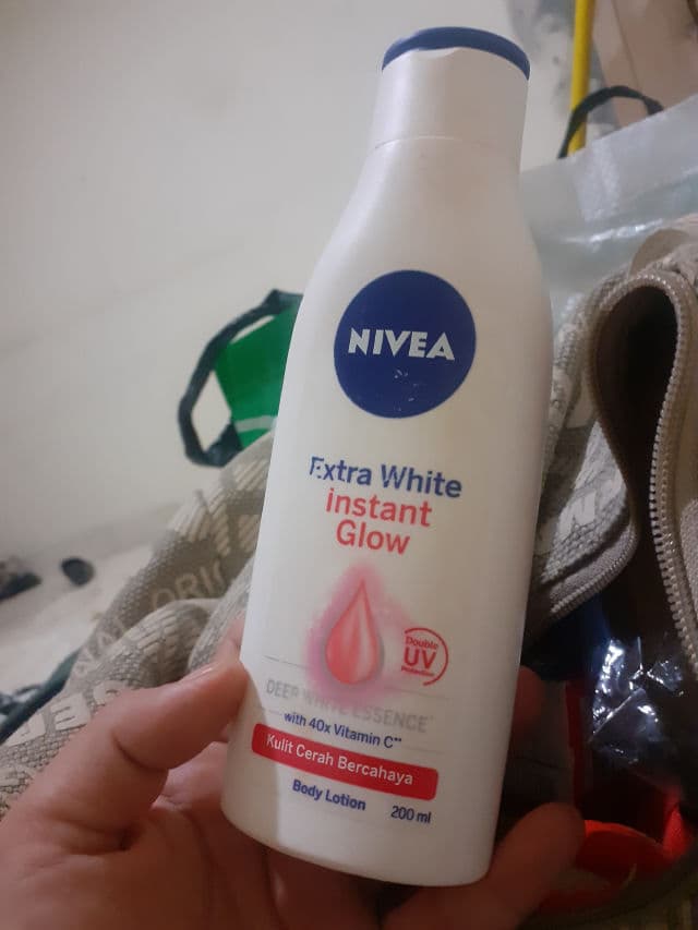Nivea Extra White Instant Glow Serum review photo by Bimbie