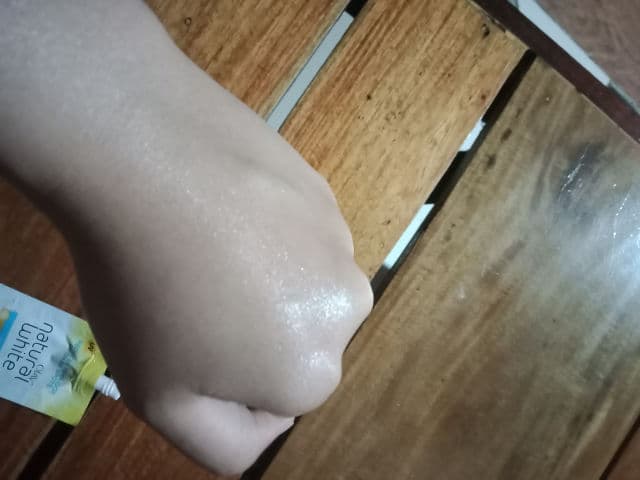 Olay Natural White Light w​/​ UV Protection Whitening Cream review photo by Biyangkaaa