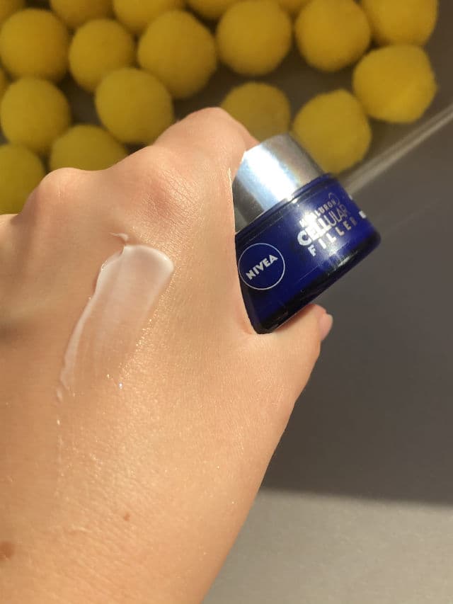 Nivea Crema Facial Hyaluron Cellular Filler Anti-Edad De Noche review photo by BlondieRS