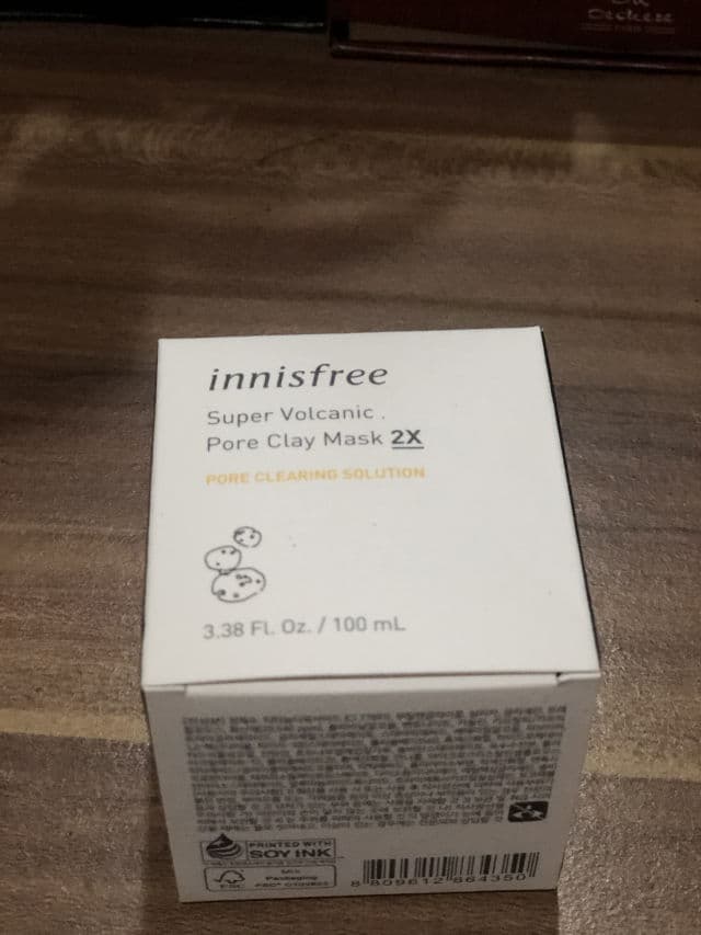 INNISFREE Jeju Volcanic Pore Clay Mask review photo by AlooeHa