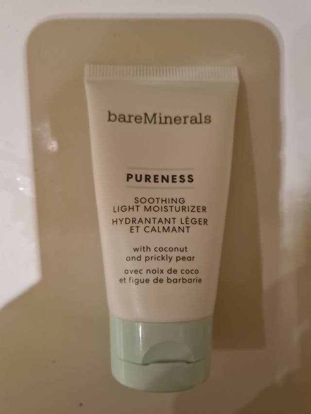 BareMinerals Purely Nourishing Moisturizer with RareMinerals ActiveSoil Complex: Combination Skin review photo by Bregh
