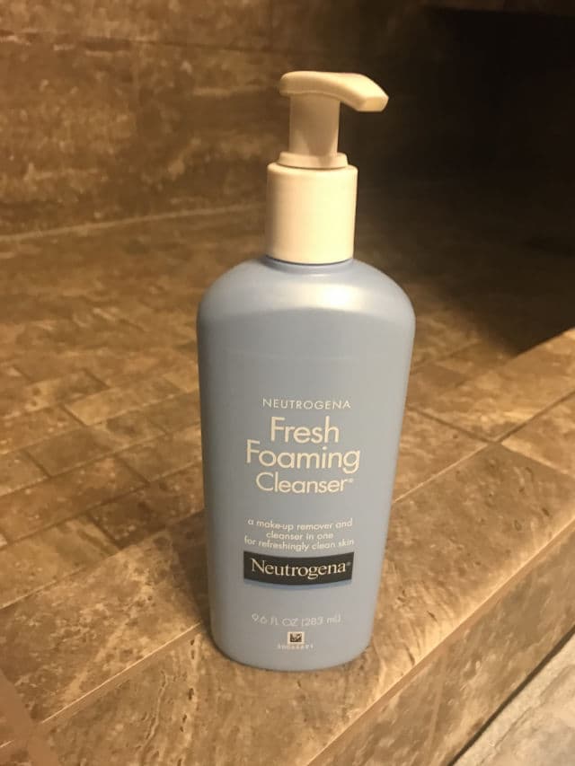 Neutrogena Fresh Foaming Facial Cleanser & Makeup Remover review photo by Brgs2012