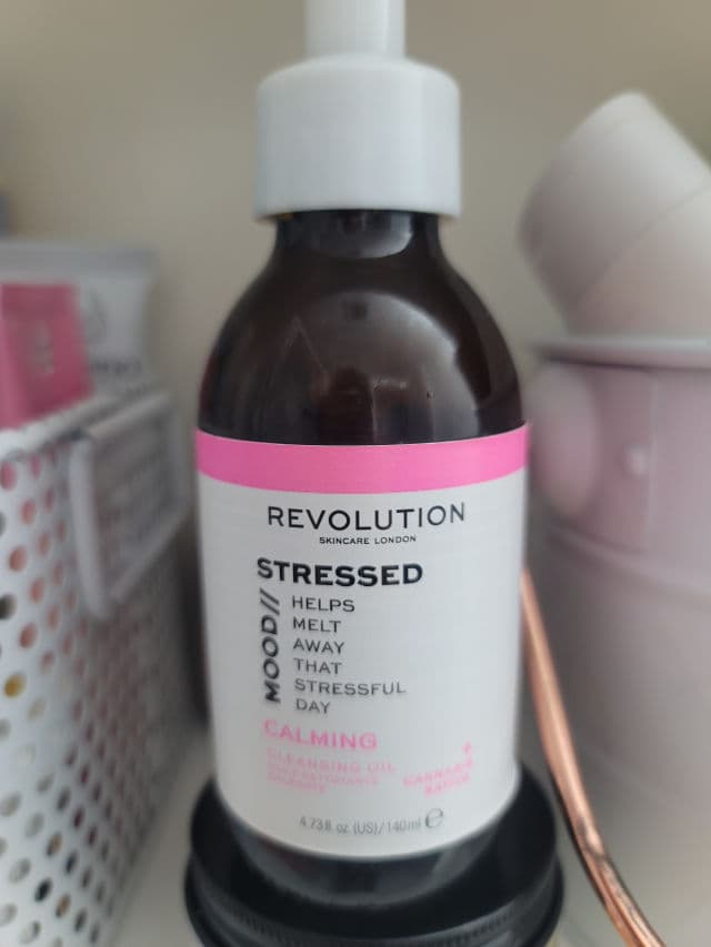 Revolution Beauty Mood Calming Cleansing Oil review photo by DrBroflovski