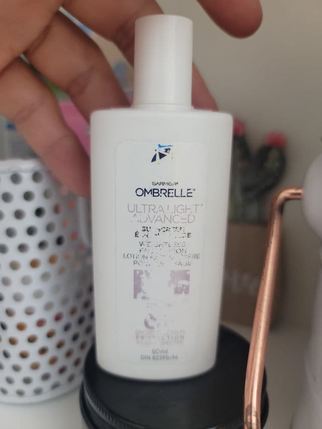 Garnier Ombrelle Ultra Light Advanced Weightless Face Lotion SPF 60 review photo by DrBroflovski