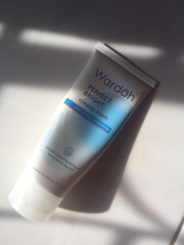Wardah Perfect Bright Creamy Foam Brightening + Oil Control review photo by Bubblegummm