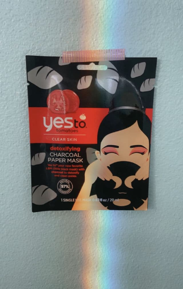 Yes to Tomatoes Detoxifying Charcoal Paper Mask review photo by pasteltulips