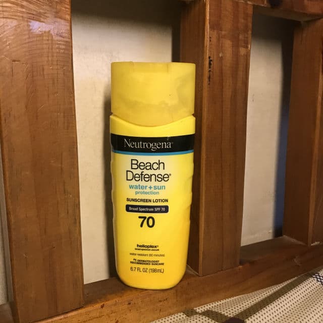 Neutrogena Beach Defense Sunscreen Lotion Broad Spectrum SPF 70 review photo by Calypsooo