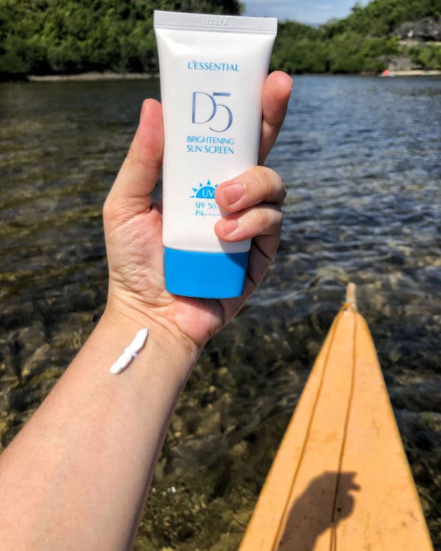 L'ESSENTIAL D5 Brightening Sunscreen SPF50+ PA++++ review photo by Camelliaskinensis