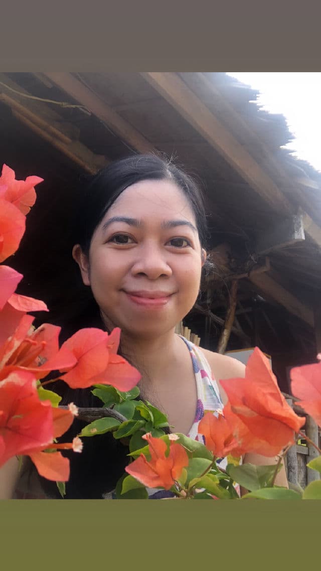 L'ESSENTIAL D5 Brightening Sunscreen SPF50+ PA++++ review photo by Camelliaskinensis