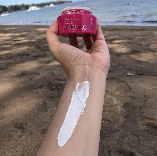 Naruko Rose Hydrating Tone-Up Cream SPF30 review photo by Camelliaskinensis