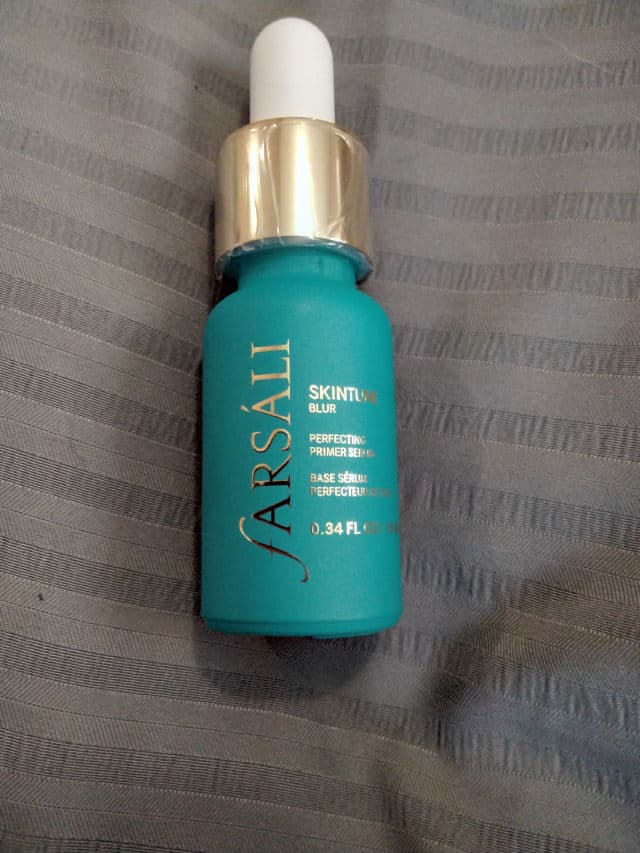 Farsáli Skintune Blur review photo by ChassF