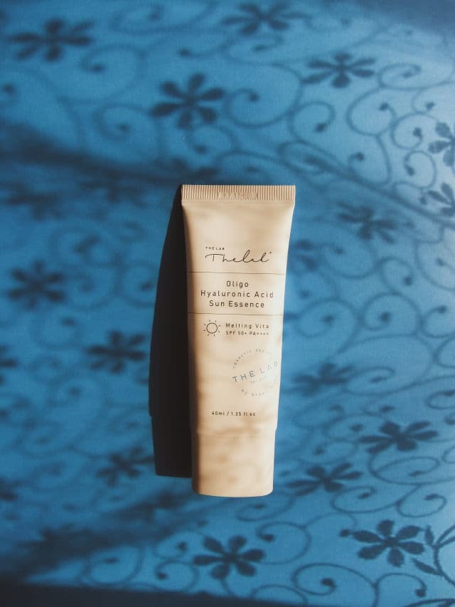 THE LAB by blanc doux Oligo Hyaluronic Acid Sun Essence SPF50+ PA++++ review photo by Chillwithsunscreen