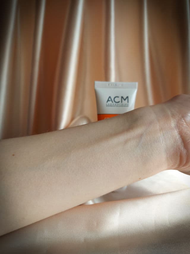 ACM Sensitelial Sunscreen Gel SPF 50 review photo by Chillwithsunscreen