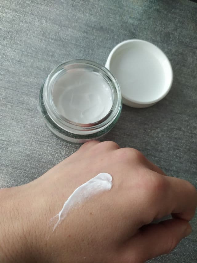 Mixa Anti-Redness Moisturising Cream review photo by Chwa