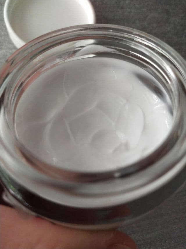 Mixa Anti-Redness Moisturising Cream review photo by Chwa