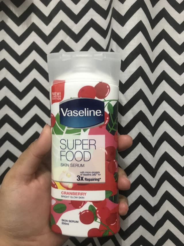 Vaseline Superfood Skin Serum - Cranberry review photo by Cilla04