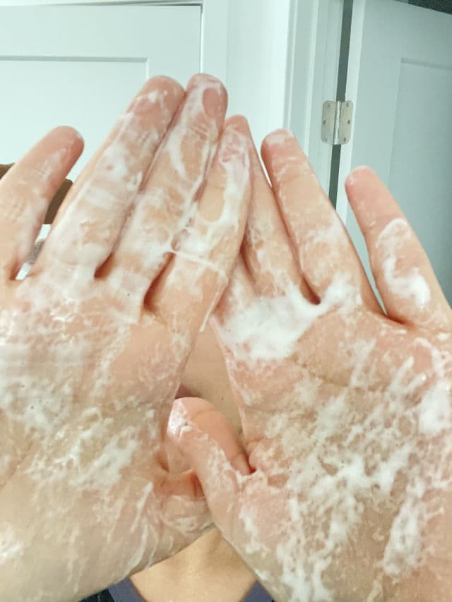 Shiseido Waso Quick Gentle Cleanser review photo by CindyCuidaTuPiel