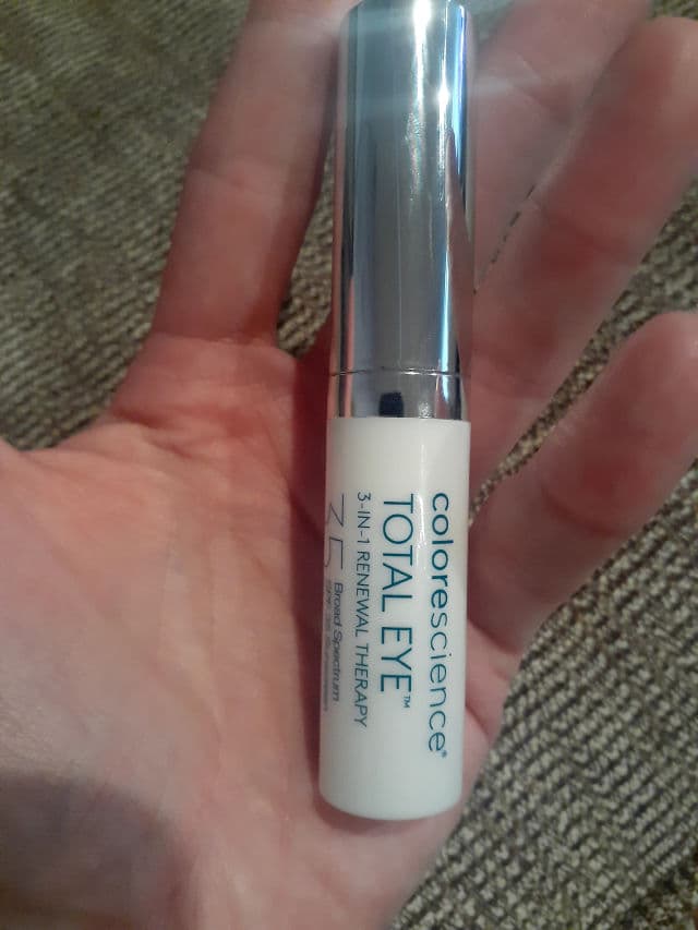 Colorscience Total Eye 3-in-1 Renewal Therapy review photo by ColleenDoc1996