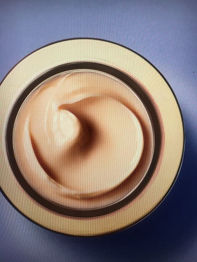 Shiseido Vital Perfection Overnight Firming Treatment review photo by Cornelia