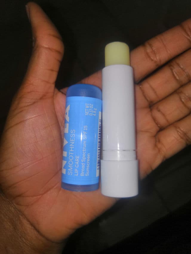 Nivea Smoothness Hydrating Lip Care SPF15 review photo by BlankCanvasMakeup