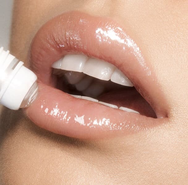 Charlotte Tilbury Charlotte's Magic Lip Oil Crystal Elixir review photo by DR81