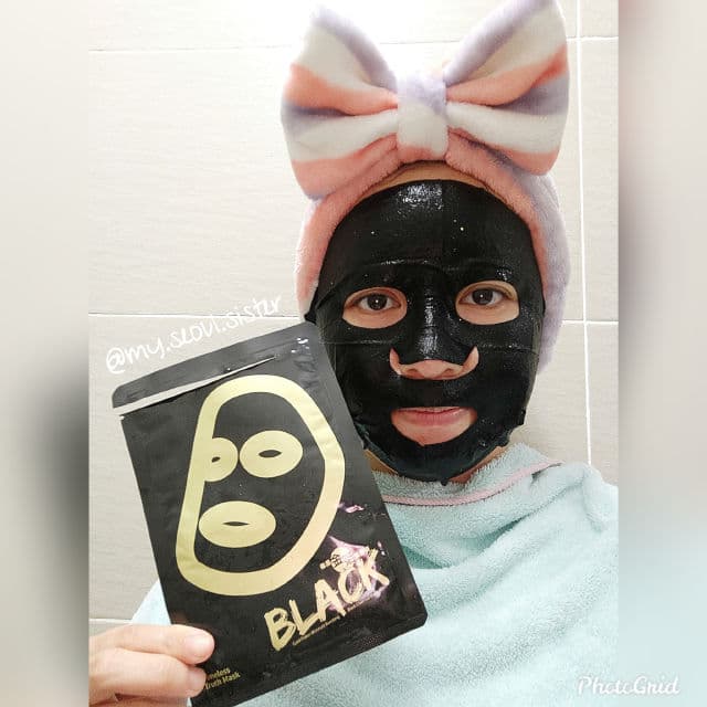 Timeless Truth Gold Flakes Moisture Boosting Black Charcoal Mask review photo by Dayangku