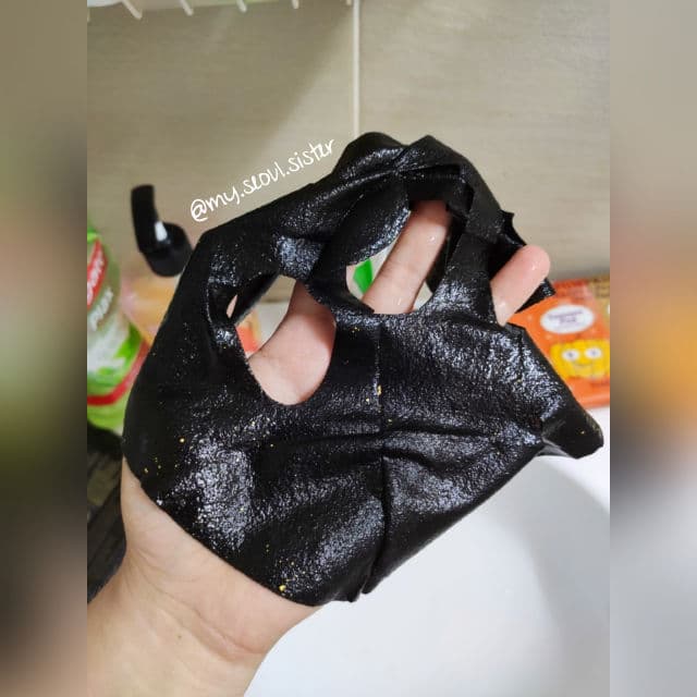 Timeless Truth Gold Flakes Moisture Boosting Black Charcoal Mask review photo by Dayangku