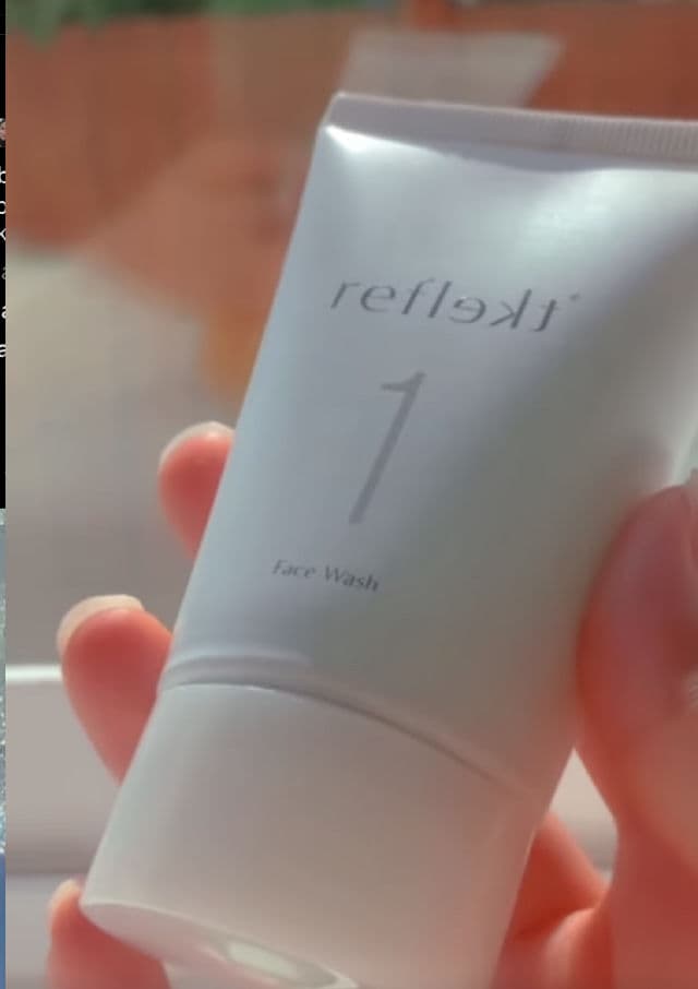 Reflekt 1: Daily Exfoliating Face Wash review photo by DearBoba