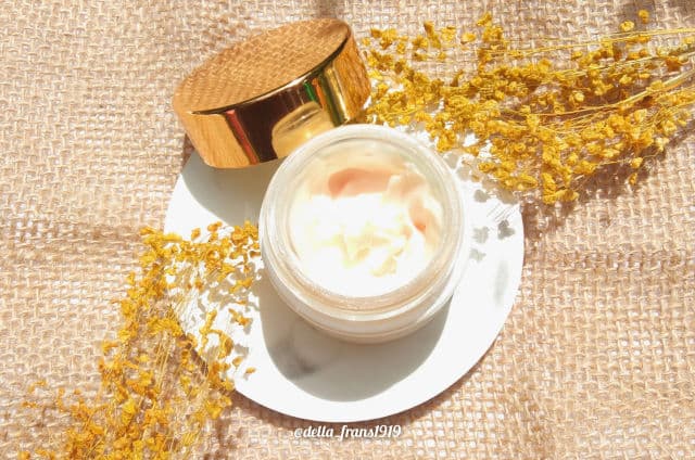 Crystallure by Wardah Supreme Activating Overnight Cream review photo by DailyDella