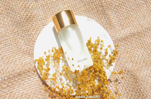 Crystallure by Wardah Supreme Revitalizing Oil Serum review photo by DailyDella