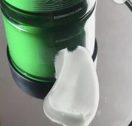 COMMONLABS Vitamin E Calming Light Cream review photo by Desteen