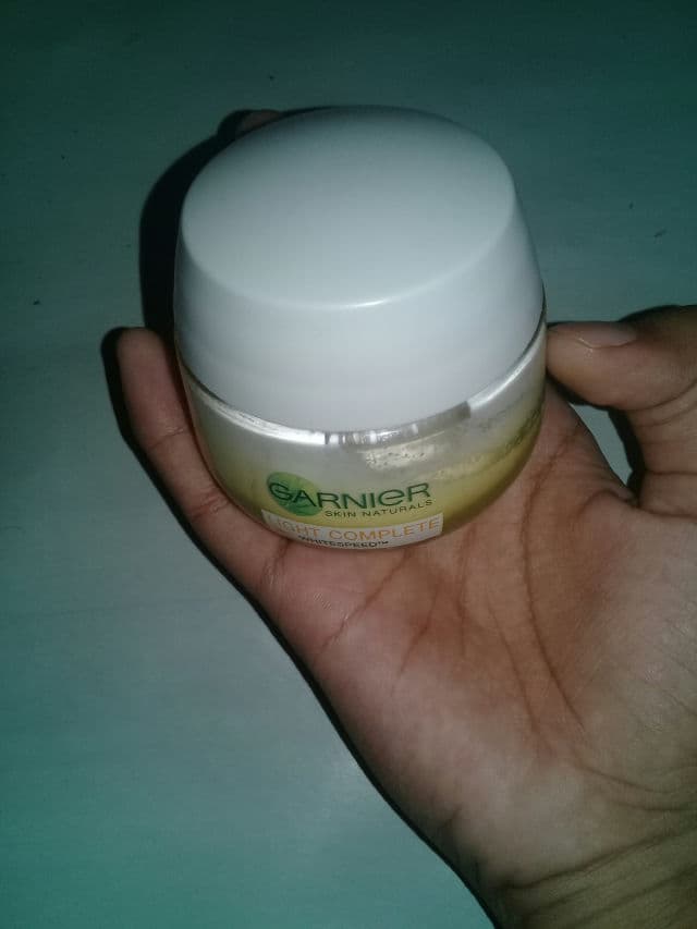 Garnier Light Complete Whitening Serum Cream SPF 36 PA+++ review photo by Dhinidwiyani