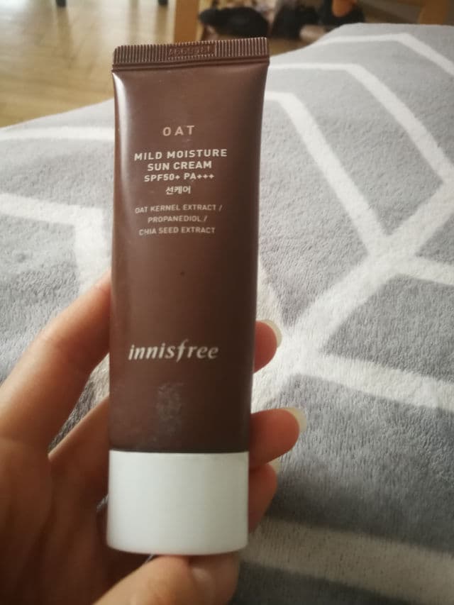 INNISFREE Oat Mild Moisture Sun Cream SPF50+ PA+++ review photo by Dily