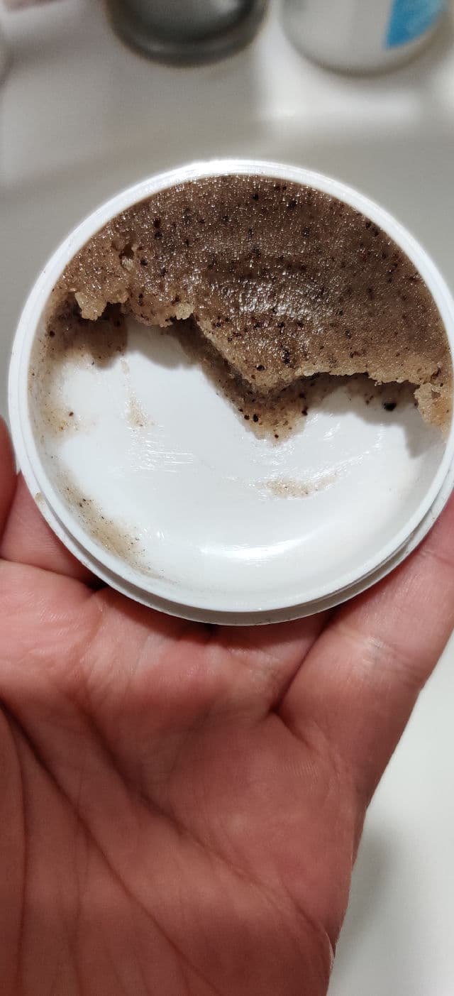 Frank Body Lip Scrub review photo by Dimivoid