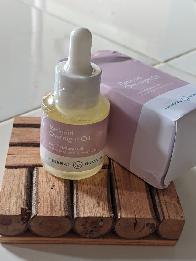 Mineral Botanica Retinoid Overnight Oil review photo by Rianisista
