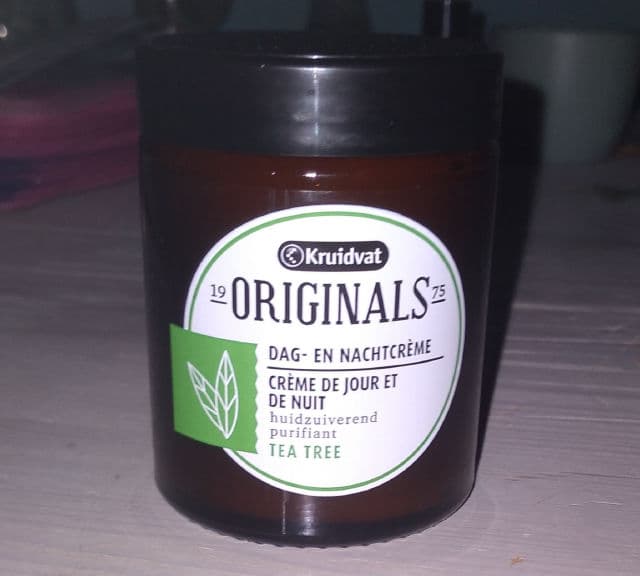 Kruidvat Originals Crème De Jour & De Nuit Tea Tree review photo by DuckYeah