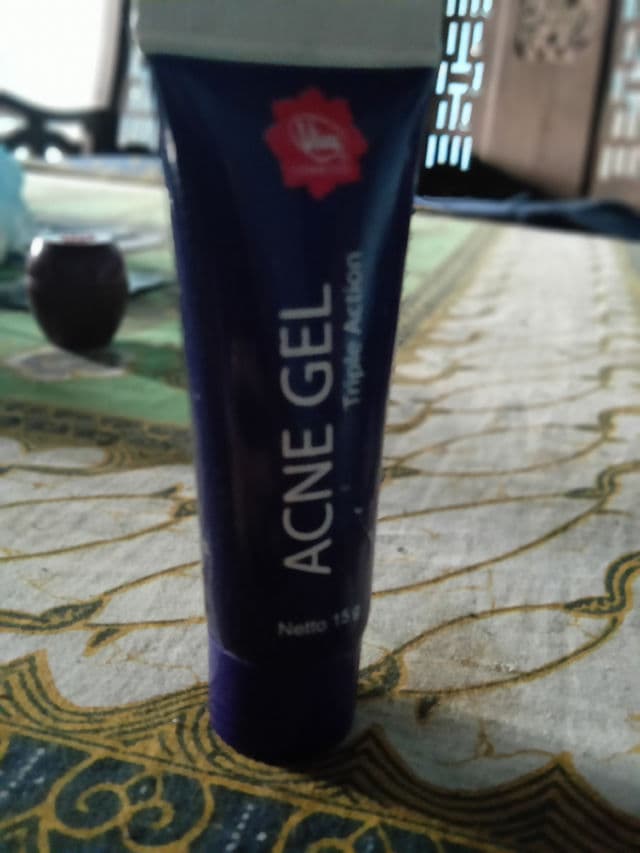 Viva Cosmetics Acne Gel Triple Action review photo by DwiOktaviyanti